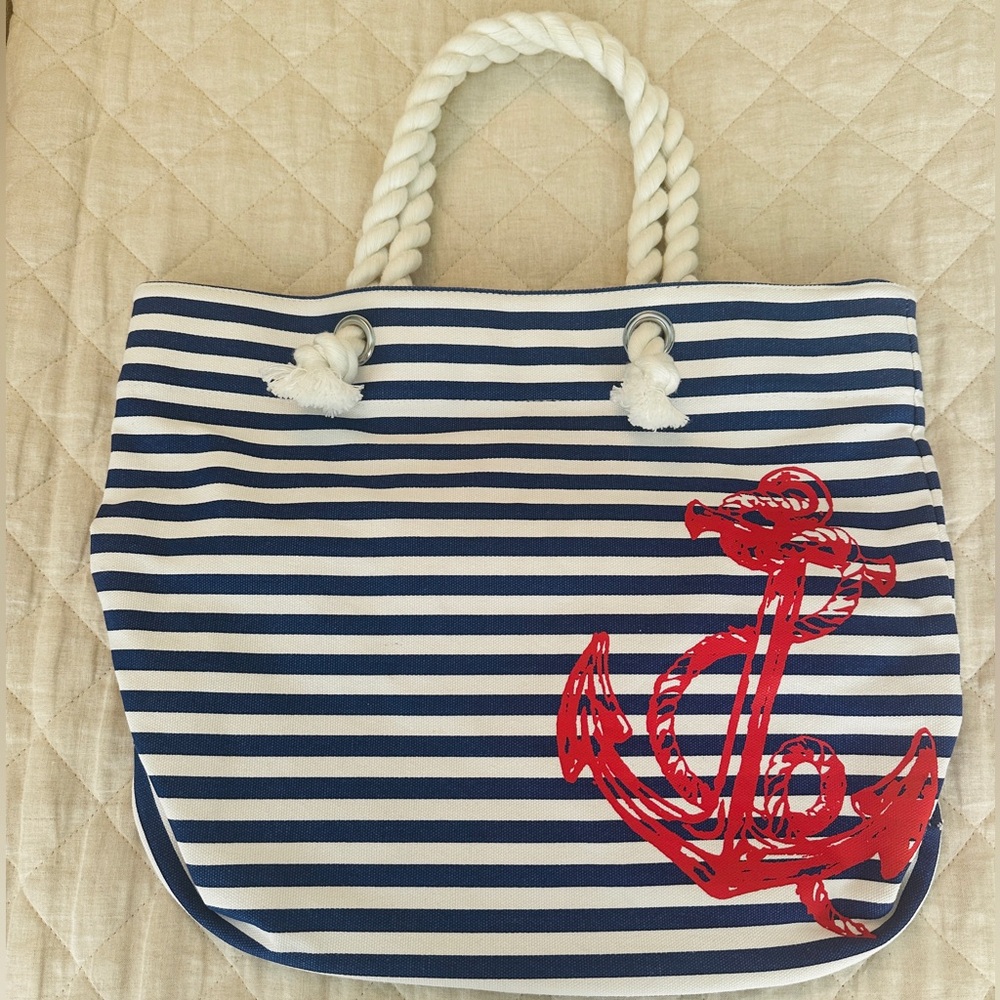 Punctuate Barnes & Noble Summer Navy Striped & Red Anchor Beach Bag 💙❤️⚓️🏖️